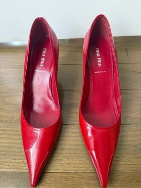 VINTAGE Miu Miu Red Patent Leather Pointed Chisel Toe Pumps | Size 38